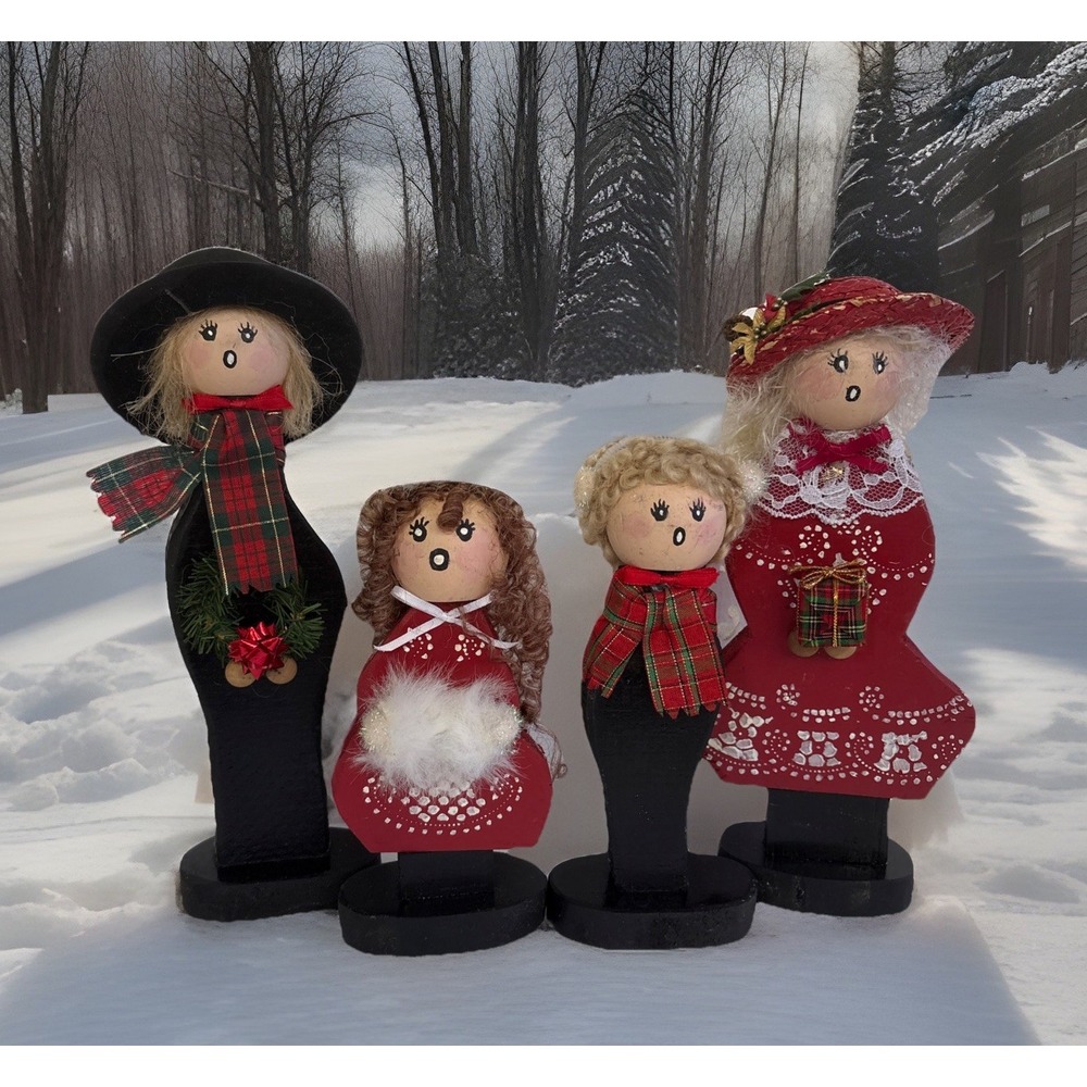 Wooden Family Christmas Carolers By Katherine Harris‎ & Carl 2000 Vintage